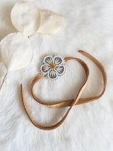 Load image into Gallery viewer, Floral Kerchief/Hair tie
